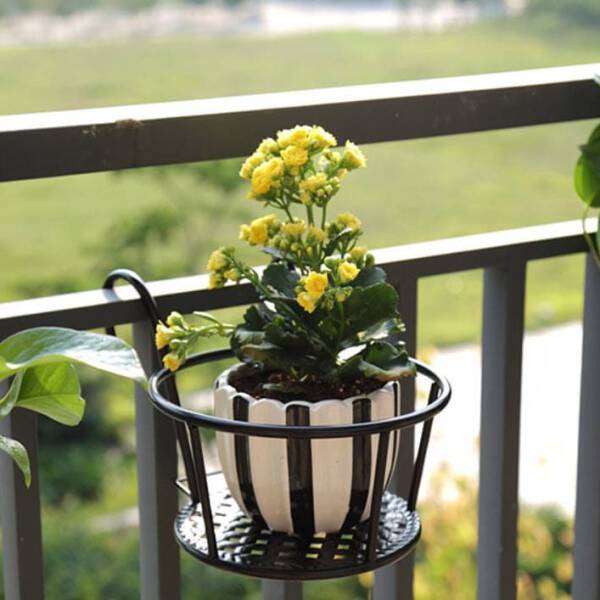 ที่แขวนกระถางต้นไม้สีดำ