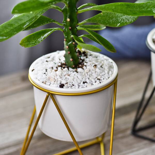 ขาย ชุดกระถางต้นไม้มงคลทรงสามเหลี่ยม Triangle Stand Flower Pot ลด ราคา