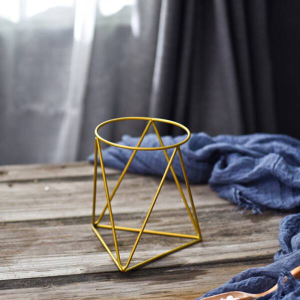 ขาย ชุดกระถางต้นไม้มงคลทรงสามเหลี่ยม Triangle Stand Flower Pot ราคาพิเศษ