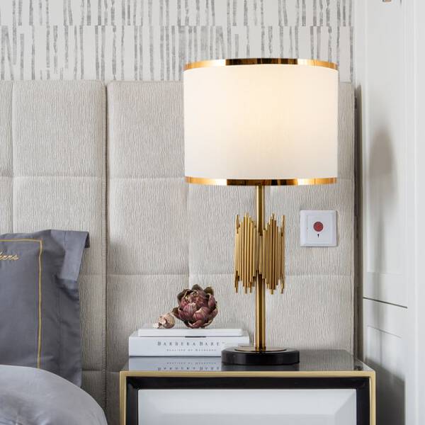 ขาย โคมไฟตั้งโต๊ะสำหรับตกแต่งบ้าน Golden Table Lamp ลด