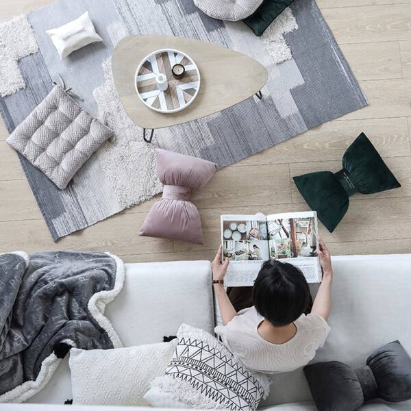 ขาย หมอนหนุนแต่งบ้านดีไซน์ไม่เหมือนใคร Ribbon Decorative Pillow ลด พิเศษ ราคา