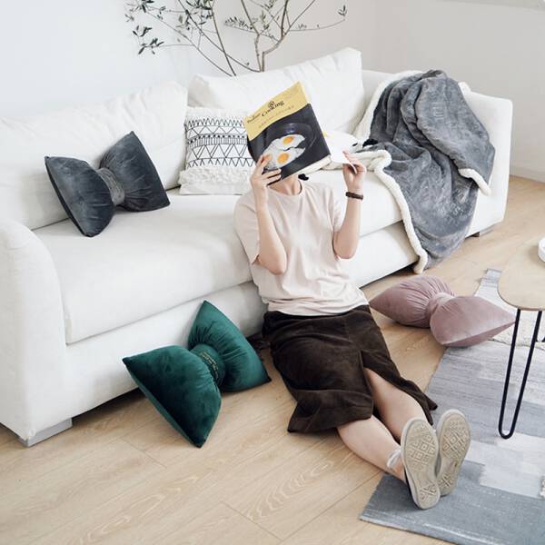 ขาย หมอนหนุนแต่งบ้านดีไซน์ไม่เหมือนใคร Ribbon Decorative Pillow พิเศษราคา
