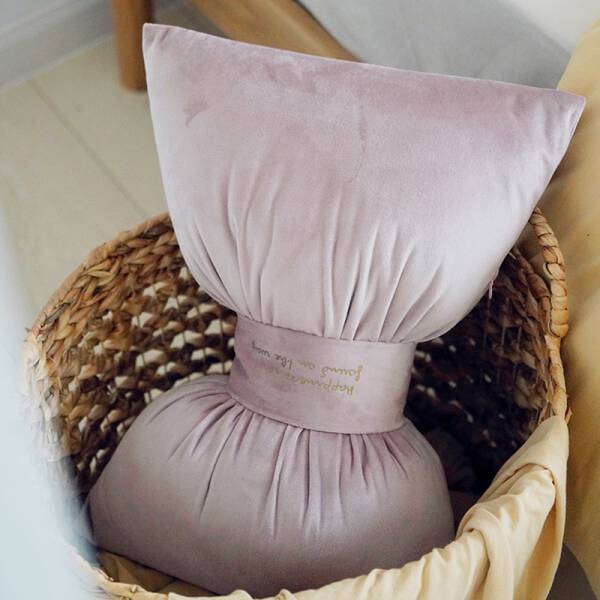 ขาย หมอนหนุนแต่งบ้านดีไซน์ไม่เหมือนใคร Ribbon Decorative Pillow ลด ราคา