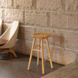 เก้าอี้ทรงสูงสำหรับเค้าเตอร์บาร์สไตล์มินิมอล ไม้สีอ่อน - Minimal Counter Stool