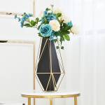 ขาย แจกันสำหรับตกแต่งบ้าน Black and Gold Decorating Vase ราคาลดพิเศษ