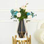 ขาย แจกันสำหรับตกแต่งบ้าน Black and Gold Decorating Vase ราคา