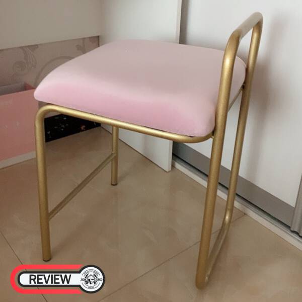 รีวิว เก้าอี้สำหรับโต๊ะเครื่องแป้ง สีชมพู