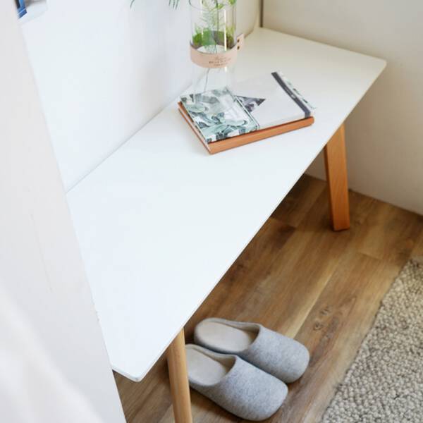 ม้านั่งสไตล์มินิมอลสำหรับแต่งบ้าน สีขาว