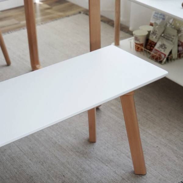 ม้านั่งสไตล์มินิมอลสำหรับแต่งบ้าน สีขาว