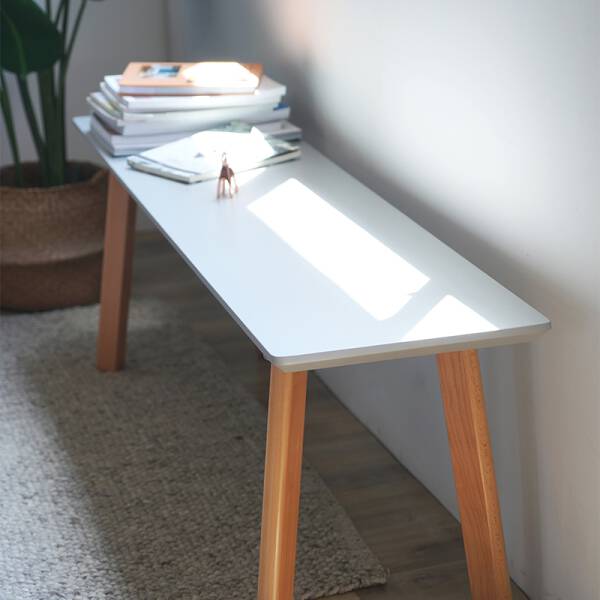 ม้านั่งสไตล์มินิมอลสำหรับแต่งบ้าน สีขาว