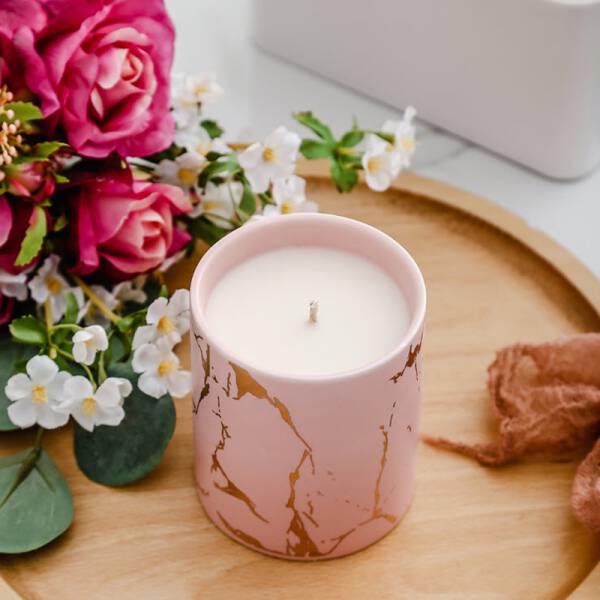 ขาย เทียนหอมพร้อมเชิงเทียนหินอ่อน Marble Scented Candles พิเศษราคา