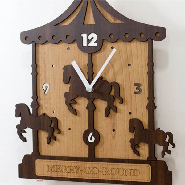 ขาย นาฬิกาไม้ประดับบ้าน Merry Go Round Clock พิเศษ