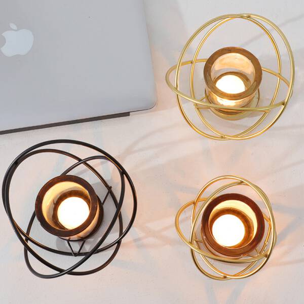 ขาย เชิงเทียนสำหรับตกแต่งบ้าน Twist Candle Holder ราคา ลด