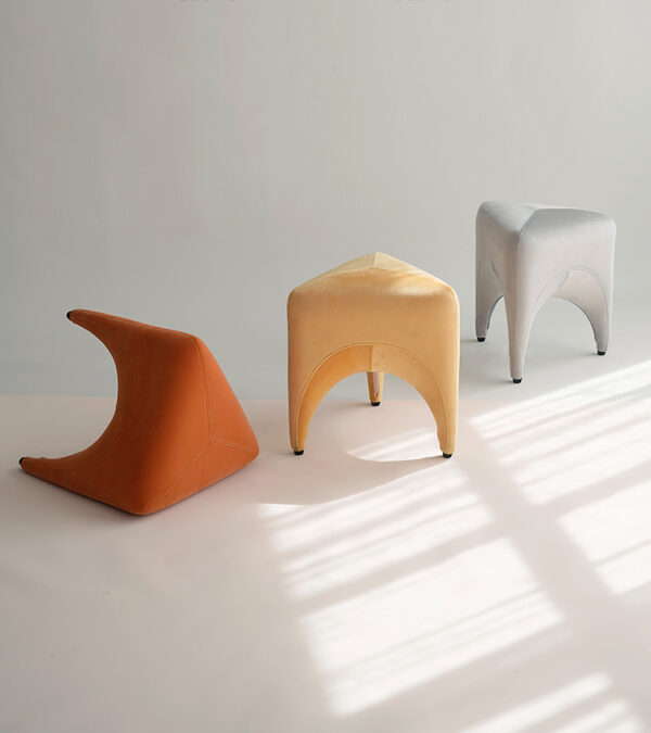 ขาย เก้าอี้ผ้ากำมะหยี่ Tri-Legs Designed Stool