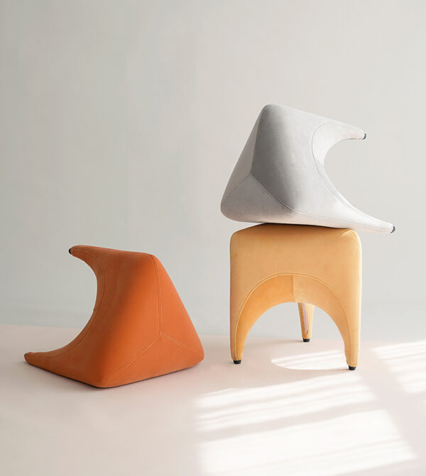 ขาย เก้าอี้ผ้ากำมะหยี่ Tri-Legs Designed Stool