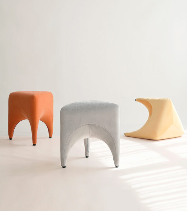 ขาย เก้าอี้ผ้ากำมะหยี่ Tri-Legs Designed Stool