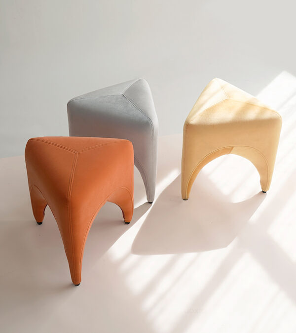 ขาย เก้าอี้ผ้ากำมะหยี่ Tri-Legs Designed Stool