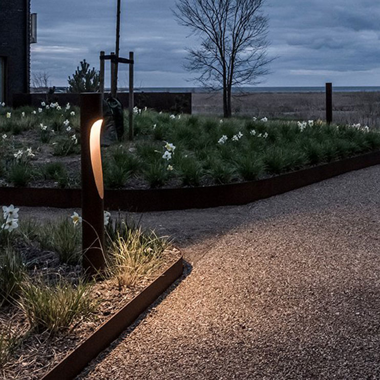 โคมไฟตั้งพื้น – Outdoor Garden Decor Lamp III