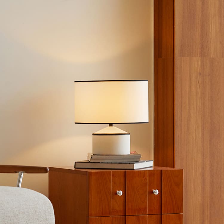 โคมไฟตั้งโต๊ะตกแต่งบ้าน – Black and White Designed Table Lamp X