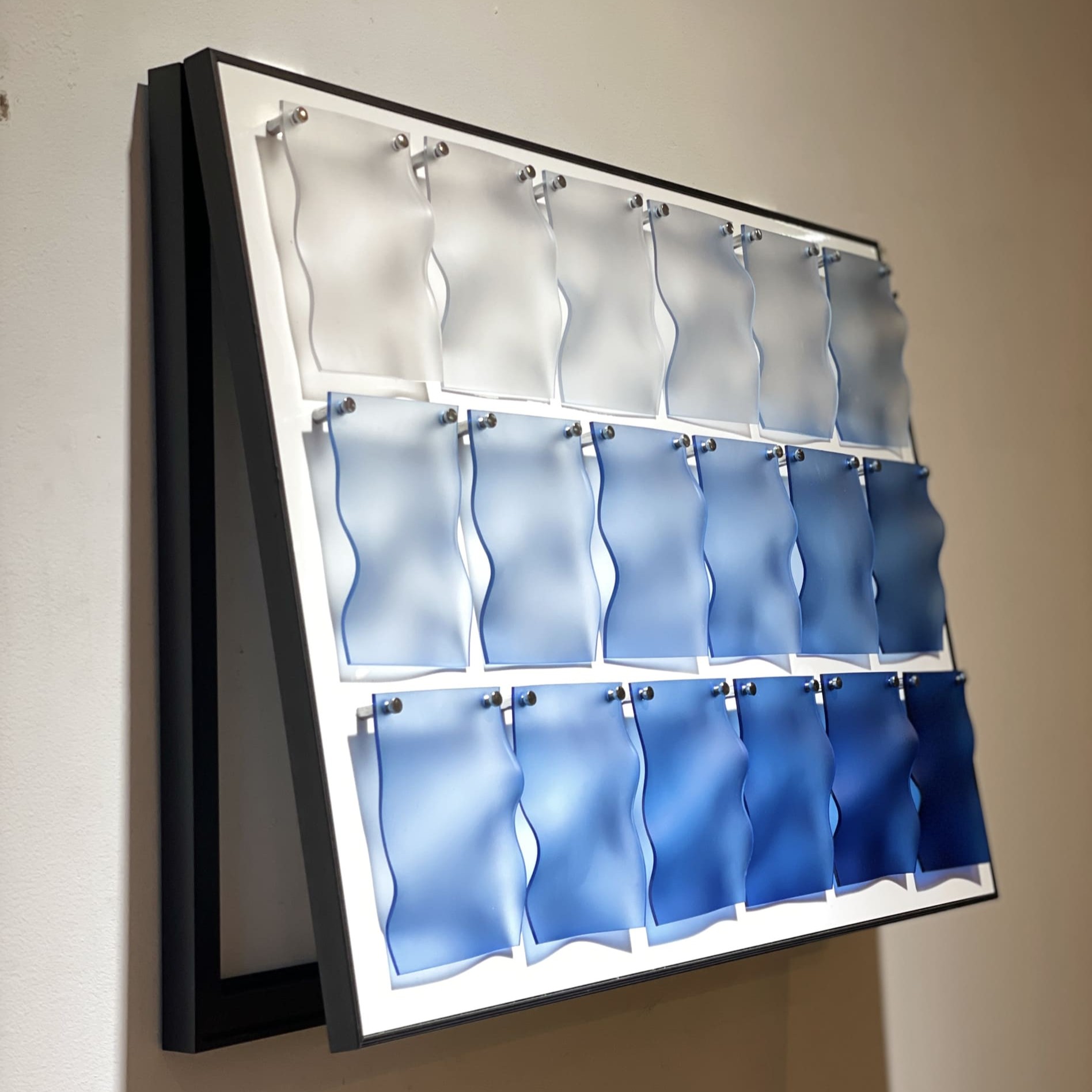 เฟอร์นิเจอร์ตกแต่งผนังบ้าน – Vetro Wave Wall Art