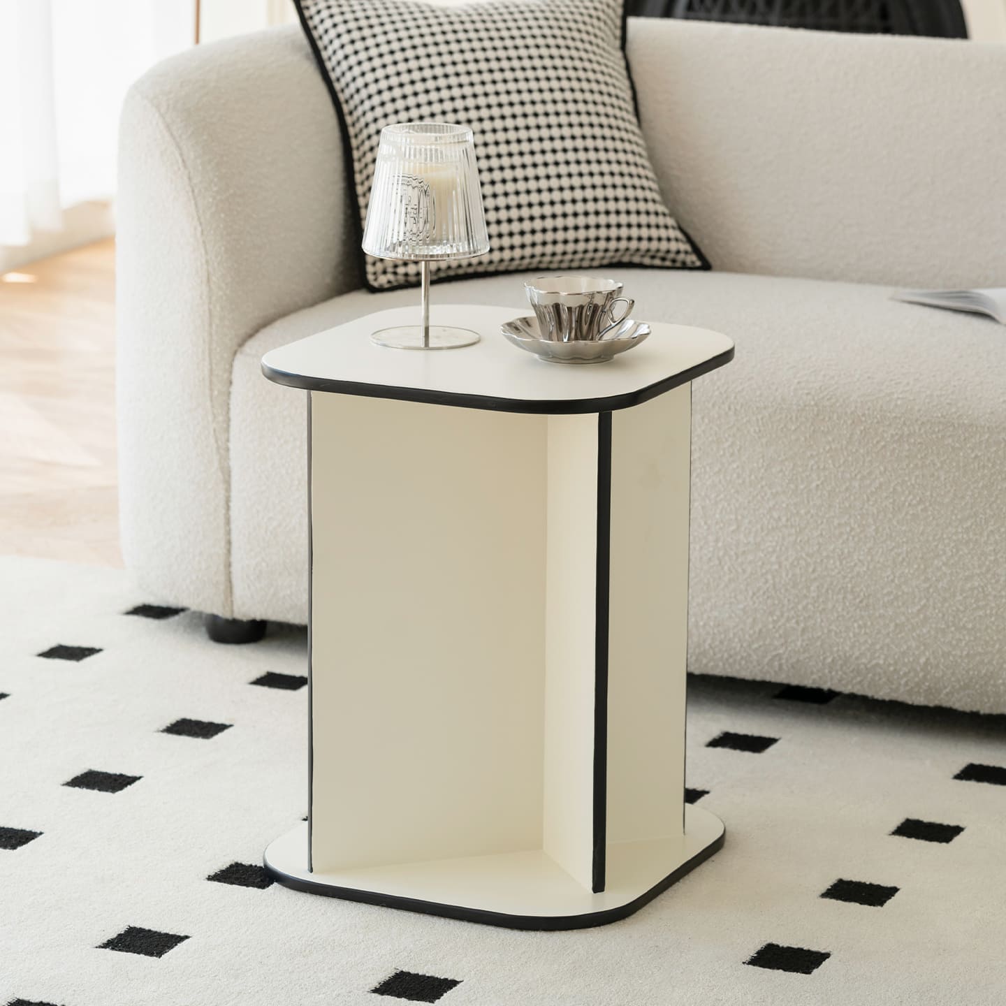 โต๊ะข้างตกแต่งบ้าน – Flip Side Table