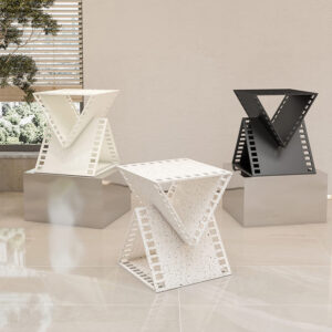 โต๊ะข้างตกแต่งบ้าน - Forma Metal Side Table