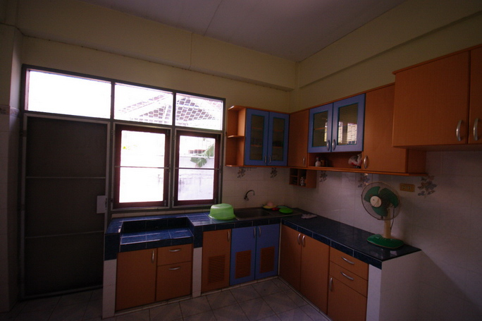 รีวิว “รีโนเวทตึกแถว” จากบ้านเก่าให้กลายเป็นพื้นที่ใช้ชีวิตใหม่ 3 image 2